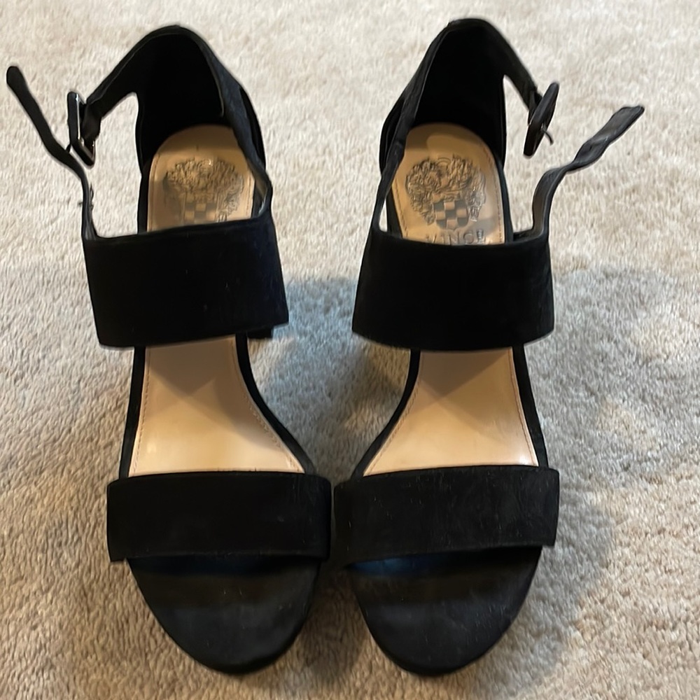 Vince Camuto Size 6 black Suede heels